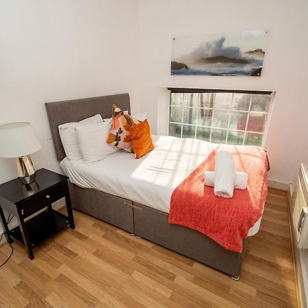 Cozy And Modern 2-Bed Apartment Swansea Eksteriør bilde