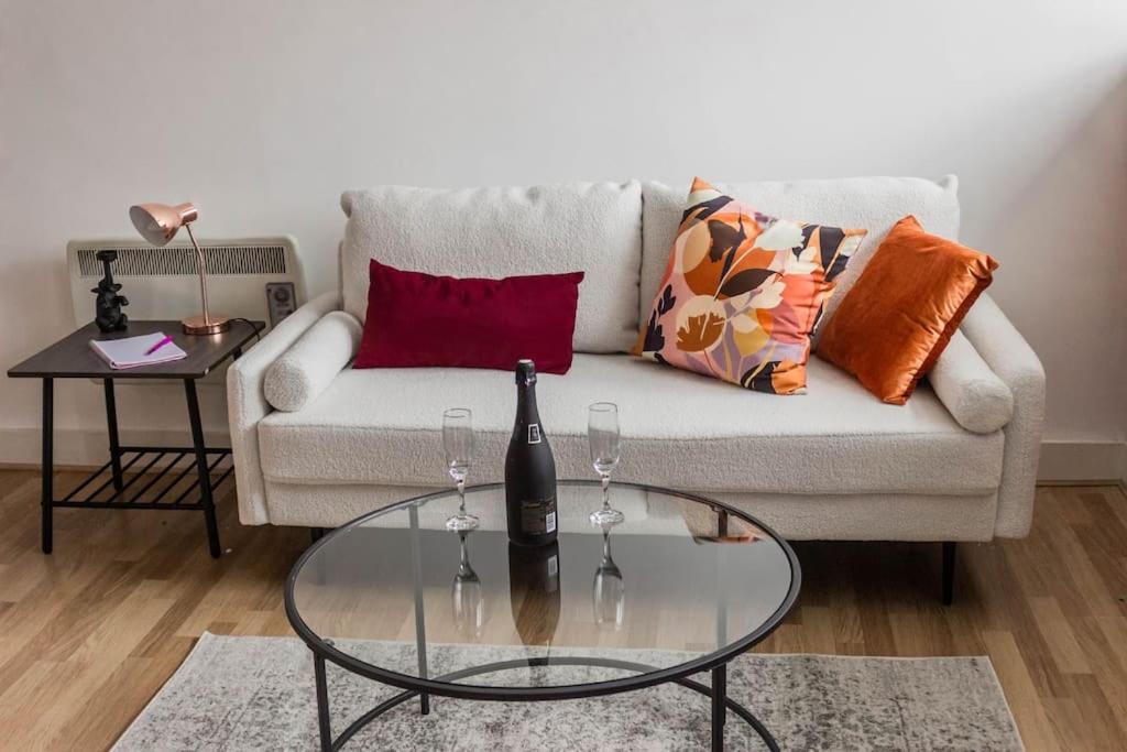 Cozy And Modern 2-Bed Apartment Swansea Eksteriør bilde