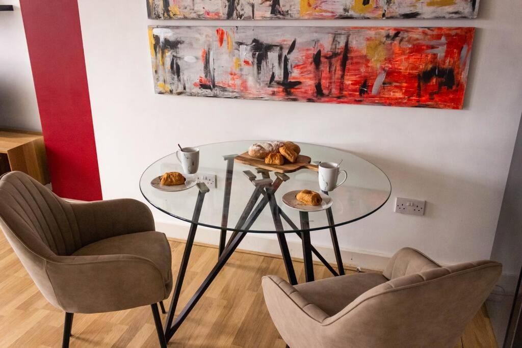 Cozy And Modern 2-Bed Apartment Swansea Eksteriør bilde