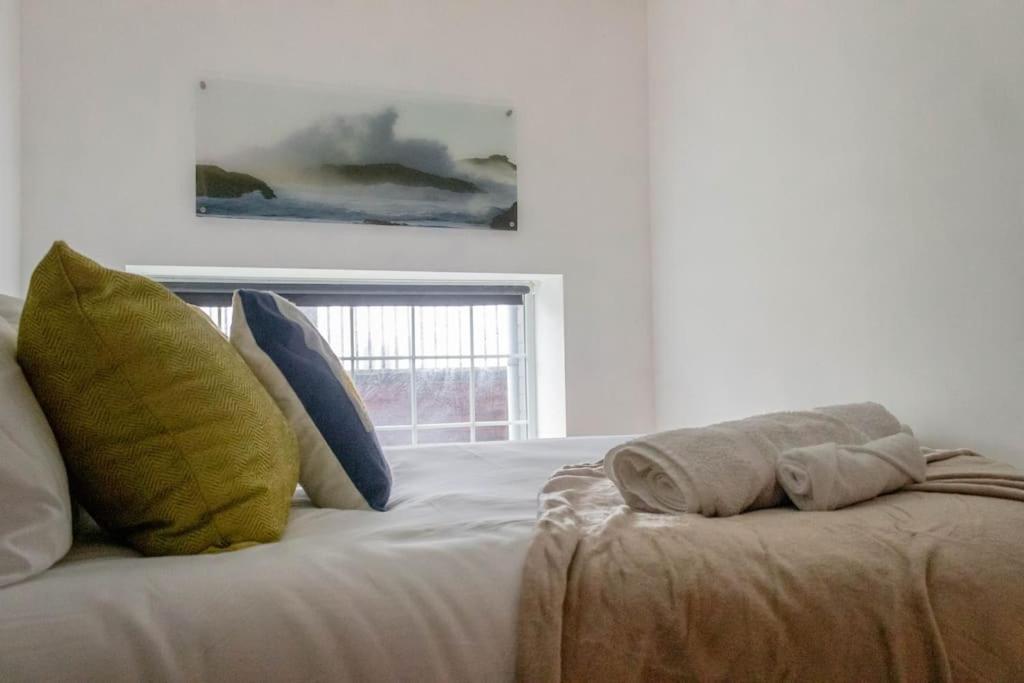 Cozy And Modern 2-Bed Apartment Swansea Eksteriør bilde