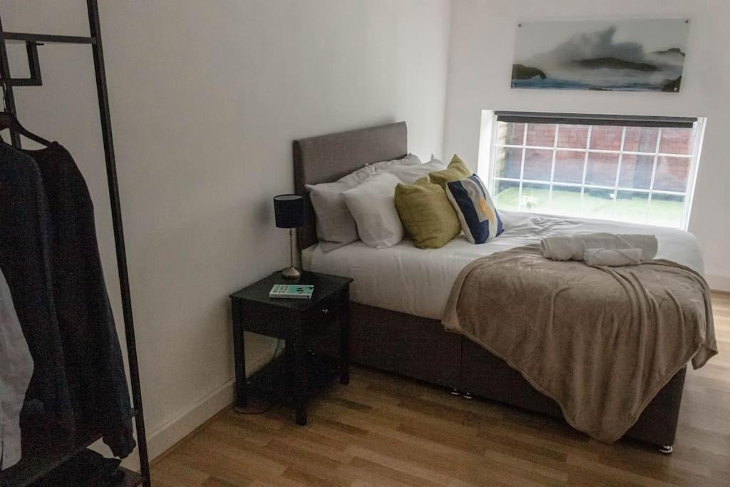 Cozy And Modern 2-Bed Apartment Swansea Eksteriør bilde