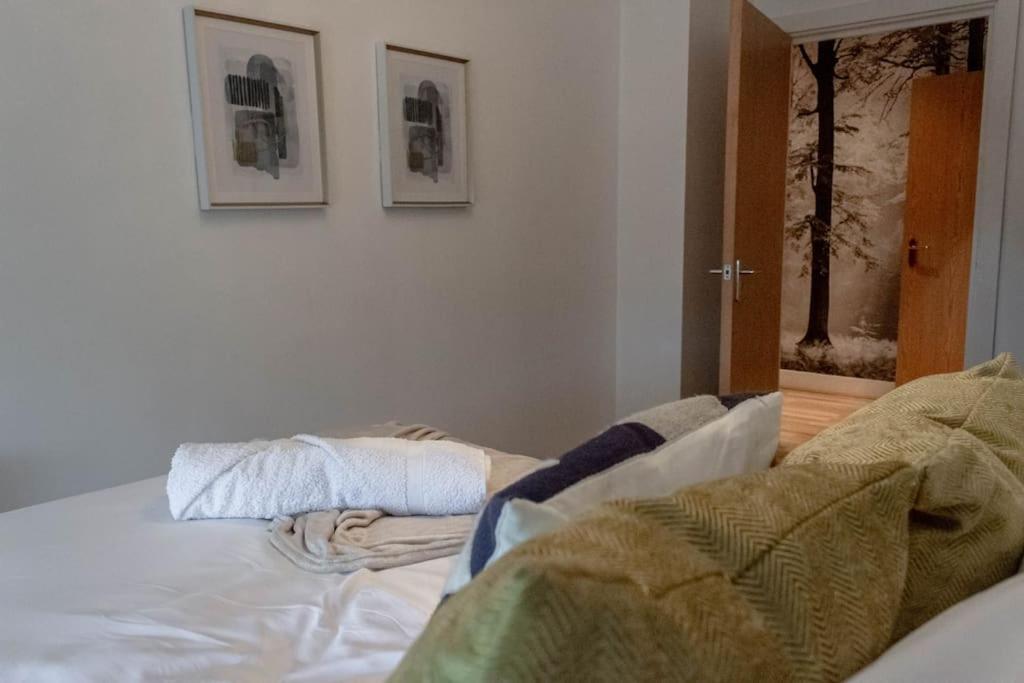 Cozy And Modern 2-Bed Apartment Swansea Eksteriør bilde
