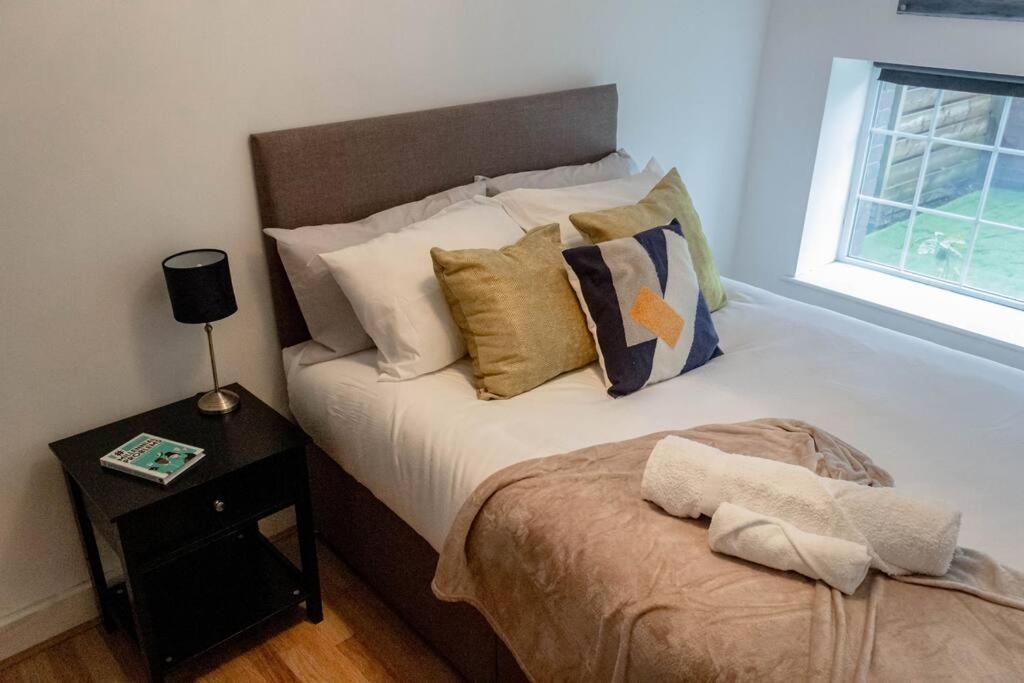 Cozy And Modern 2-Bed Apartment Swansea Eksteriør bilde